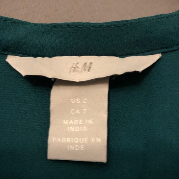 H&M Emerald green ruffle shirt sleeve blouse - Picture 2 of 4